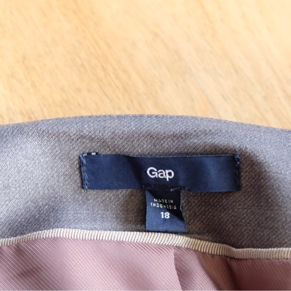 GAP Dove gray slim collar blazer. Size 18 - Picture 3 of 3